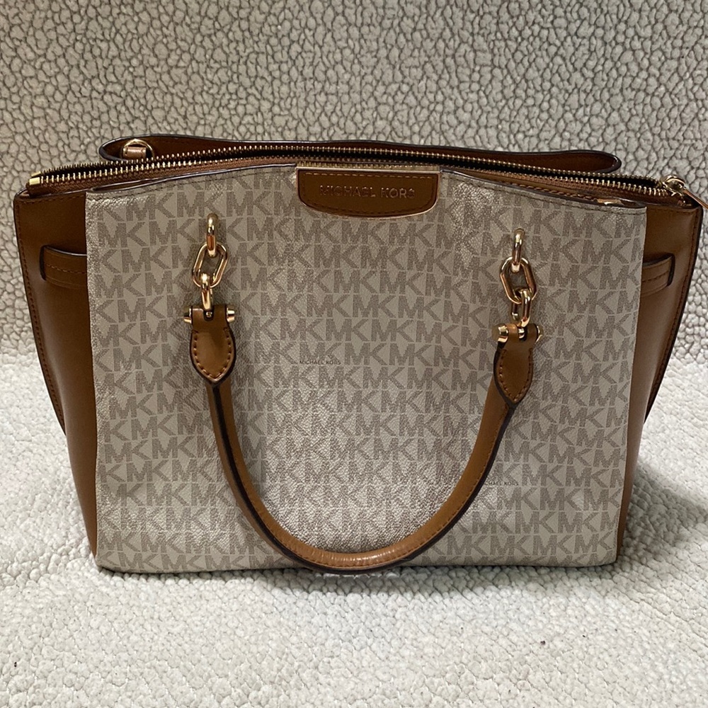 Michael kors purse